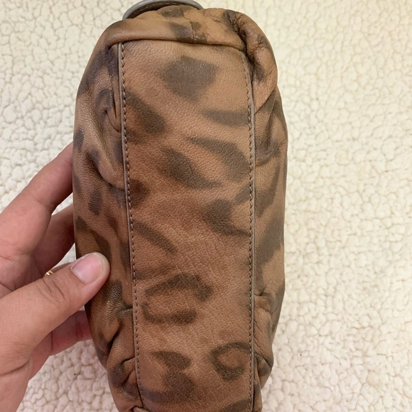 Chloe Pouch - Picture 3 of 8